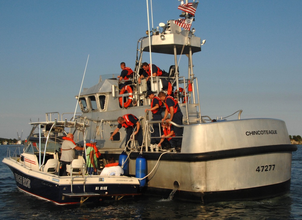 COAST GUARD STATION CHINCOTEAGUE TOWS VESSEL TO SAFETY