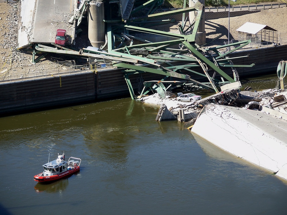 I-35W bridge collapse