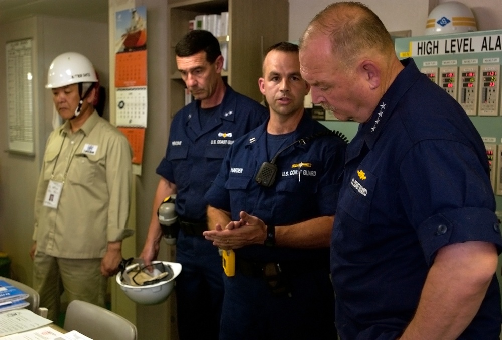 COMMANDANT INSPECTS CHEMICAL CARRIER