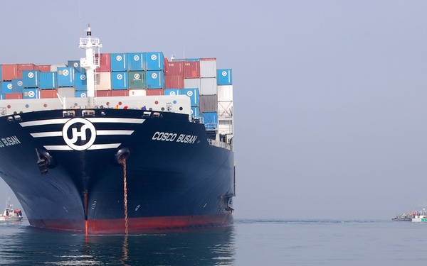 M/V Cosco Busan Allides With San Francisco Bay Bridge