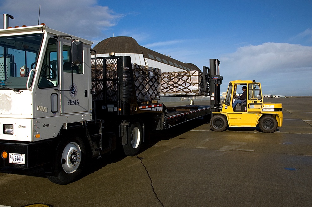 Coast Guard, FEMA Provide Relief Supplies to Fernly, Nev. (FOR R