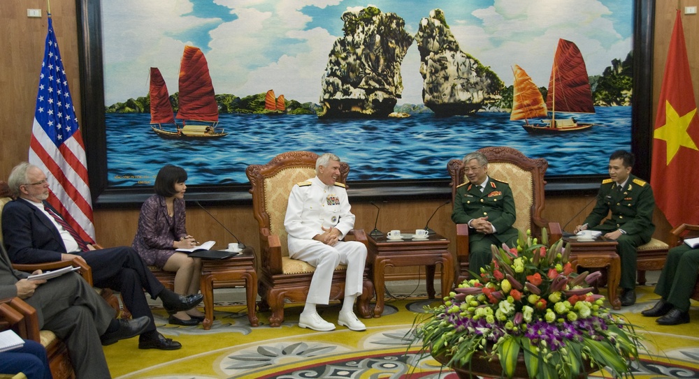 Adm. Locklear visits Hanoi