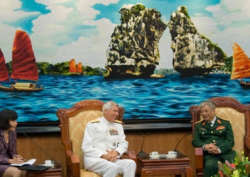 Adm. Locklear visits Hanoi