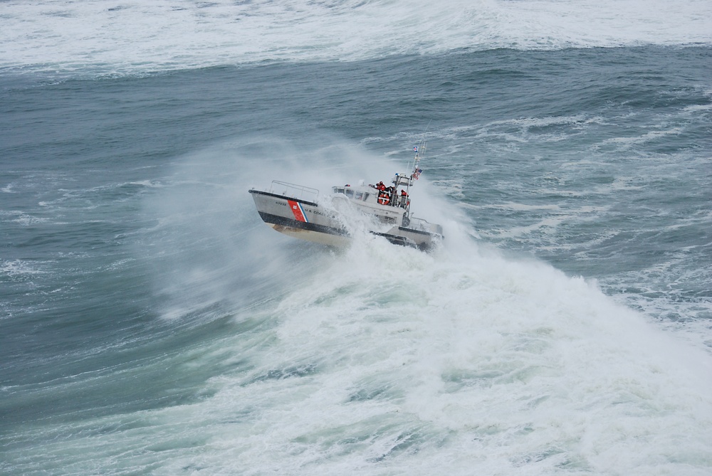 DVIDS - Images - Surf drills at the National Motor Lifeboat School