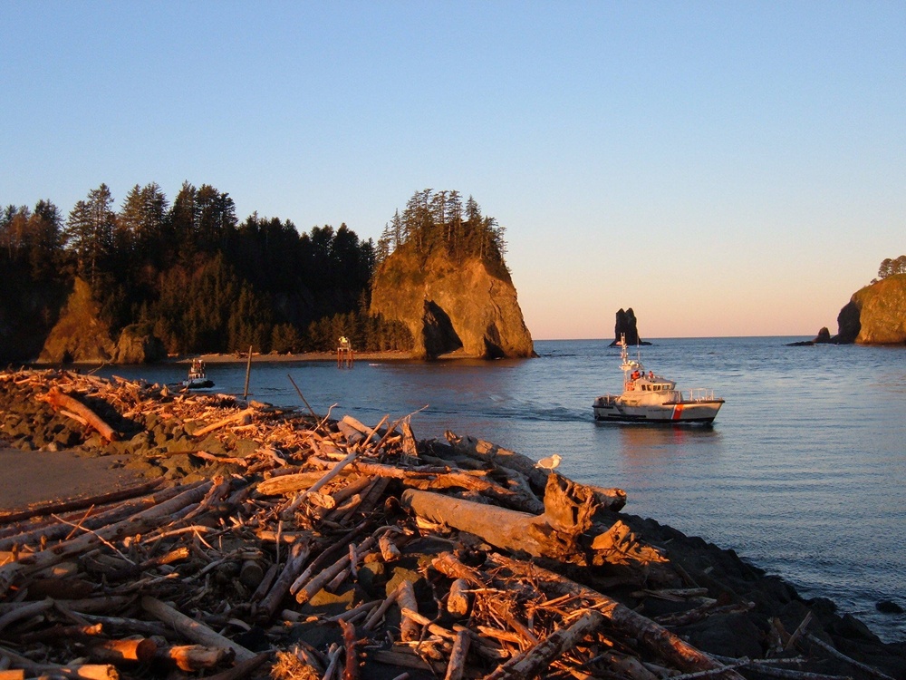 Coast Guard Station Quillayute River assists tugboat - For Release
