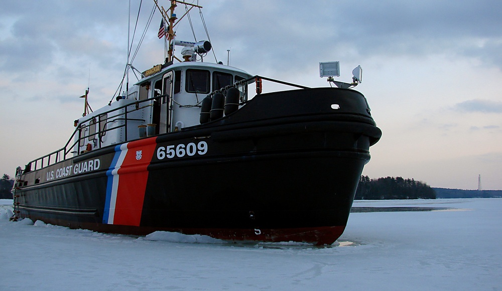CGC Shackle Breaking Ice
