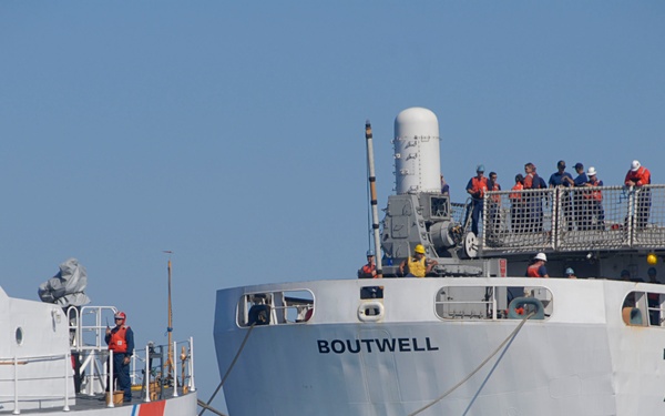 CGC Boutwell Refuels the CGC Sea Devil