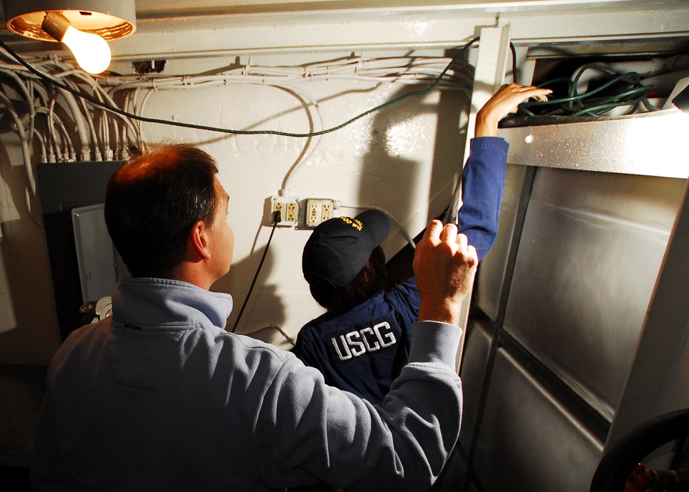 MSU CLEVELAND INSPECTS VESSEL