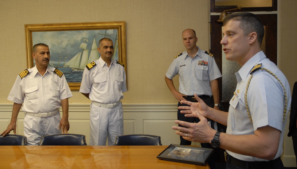 Iraq Naval Officers' visit Academy