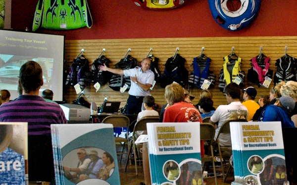 David N. Vanhoven, FSO-MS-VE, Flotilla 11-02 teaches  a class on Boating Safety at Boaters World