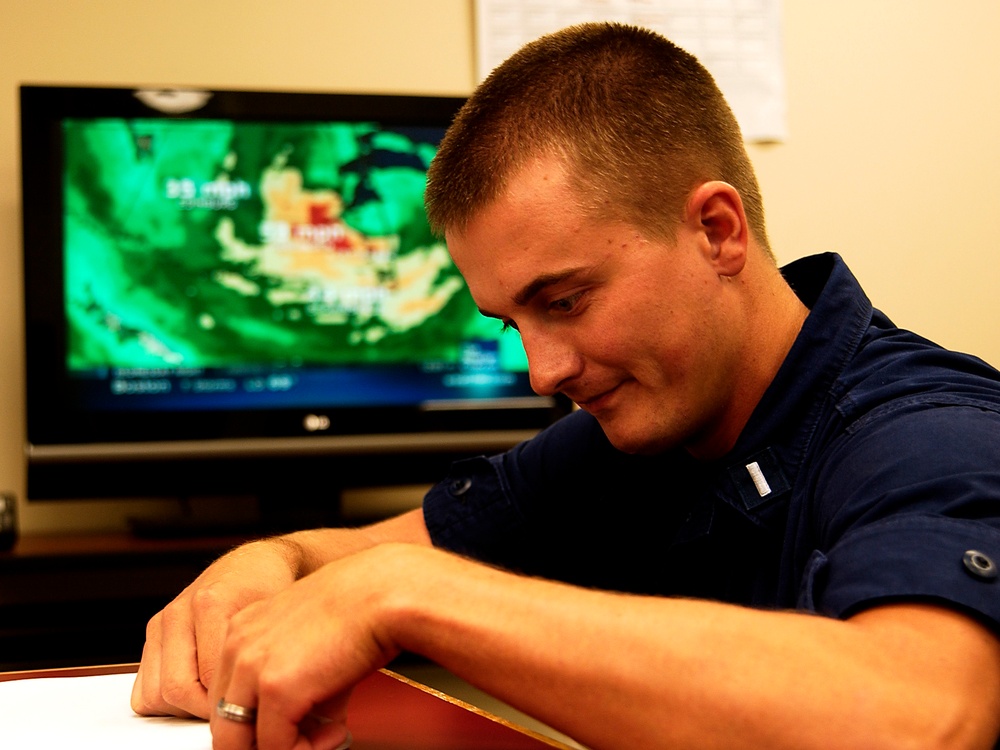 Member of IMT prepares a management brief