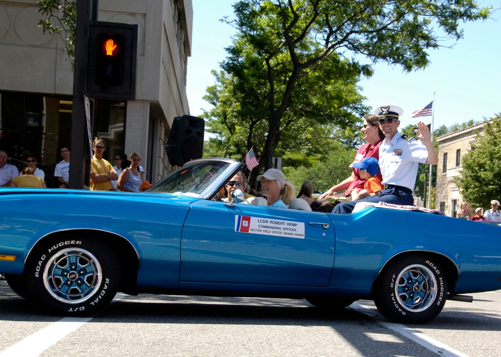 SECTOR FIELD OFFICE GRAND HAVEN COMMANDER IN PARADE