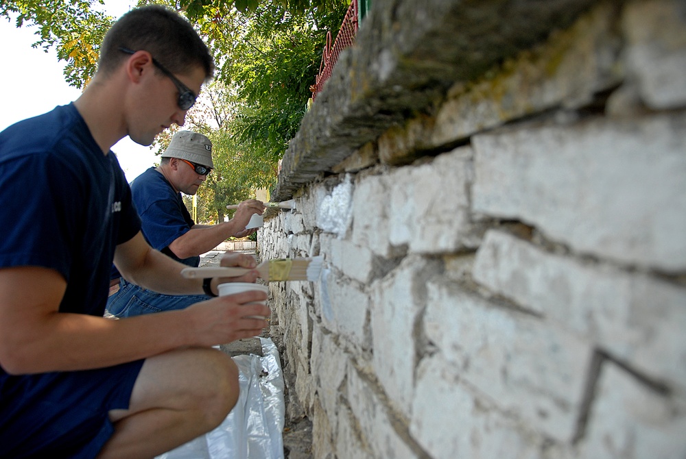 Painting a retention wall