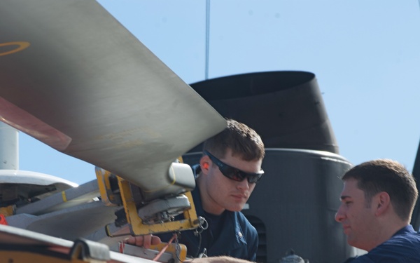 Preparing helicopter for operation
