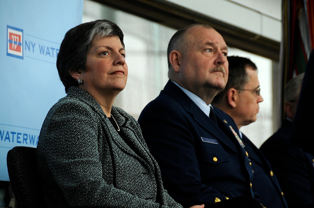 DHS Secretary honor's Good Samaritan Mariners