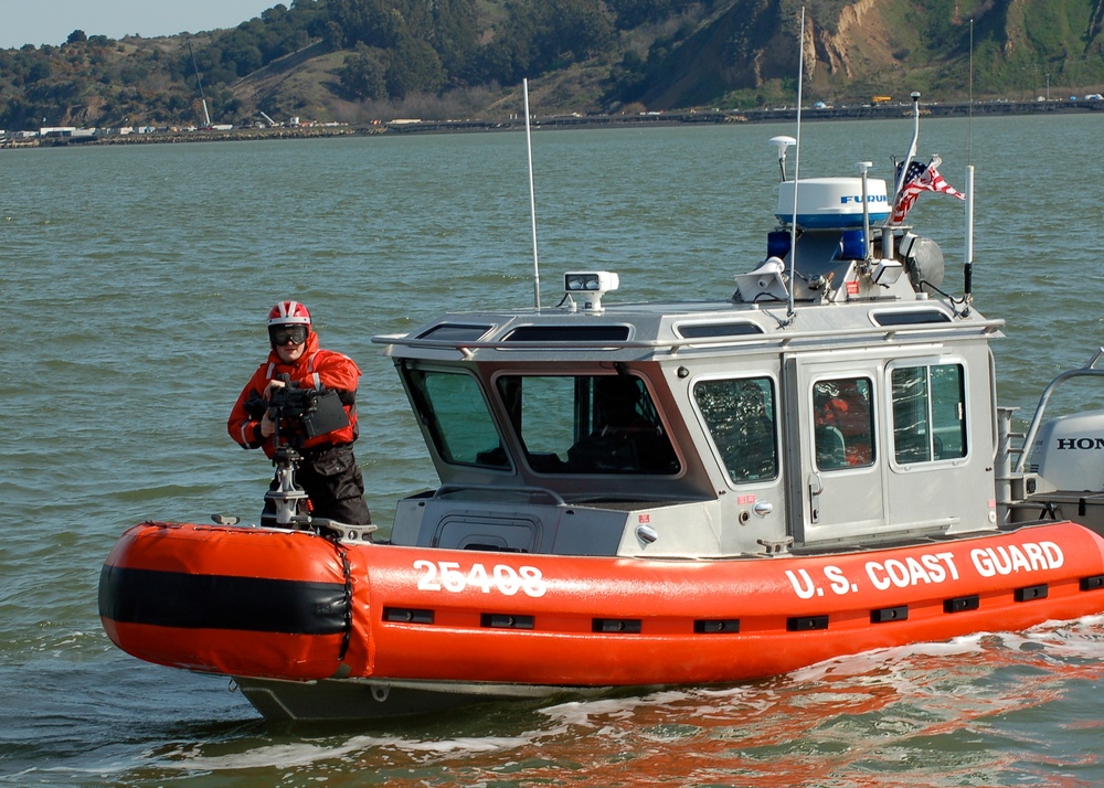 DVIDS - Images - 25-foot rapid response boat