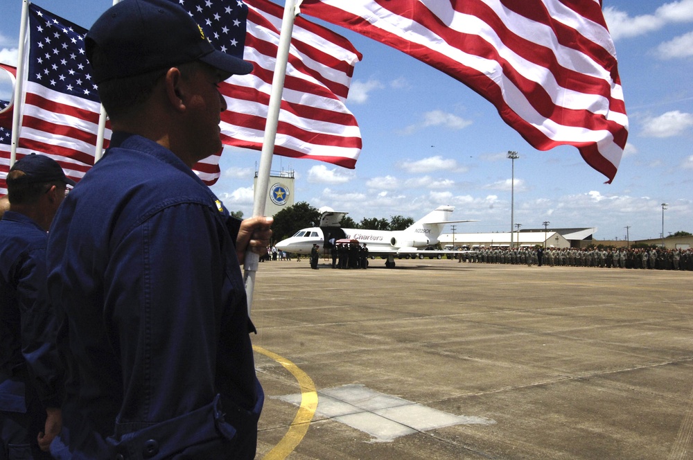 Fallen soldier arrives at Ellington Field