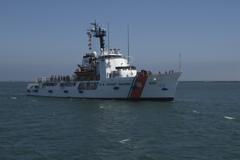 CGC Active arrives for Coast Guard Days