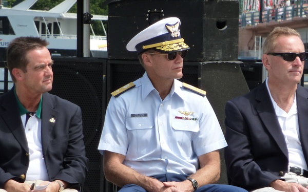 Green Bay, Wisc - Green Bay Mayor, Coast Guard PEO RDML Korn, and MMC President at Salute to Coast Guard