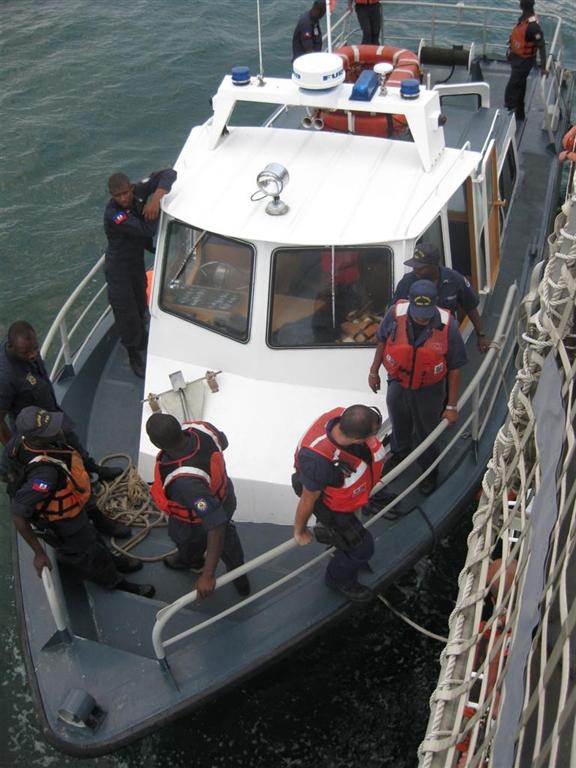 Haitian and U.S. Coast Guards work together