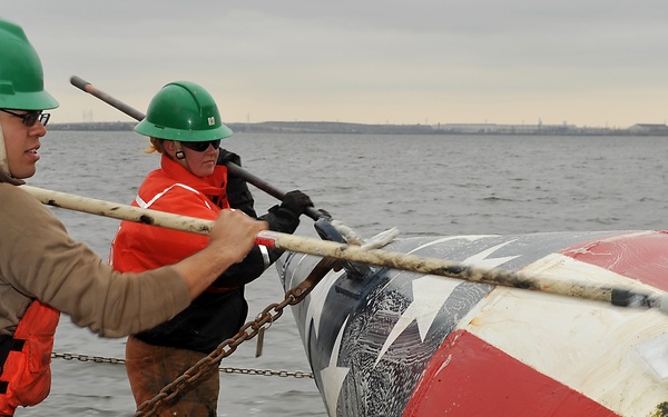 Coast Guard cutter removes Francis Scott Key buoy