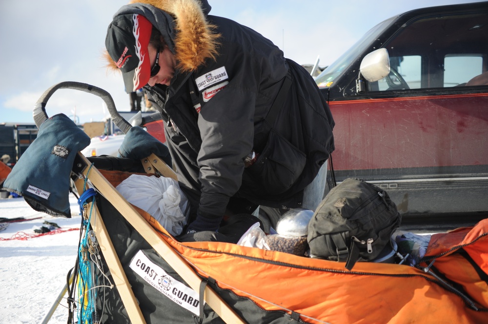 Re-start of the 38th Iditarod Race