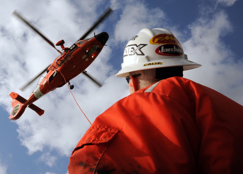 Coast Guard trains with local mariners