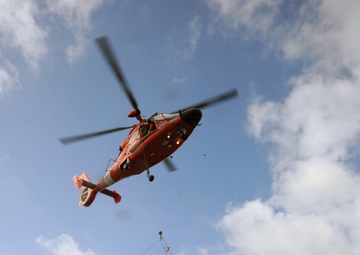 Coast Guard trains with local mariners