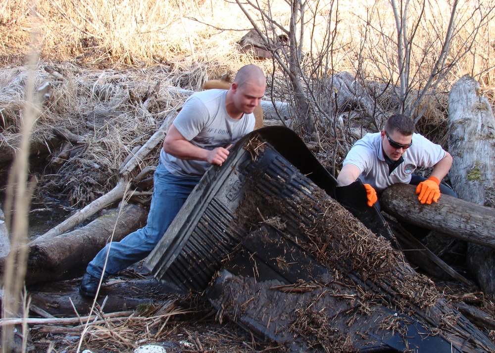 ESU Kodiak Earth Day Marine Debris Cleanup