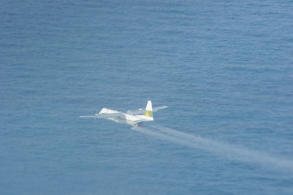 Oil dispersant flight