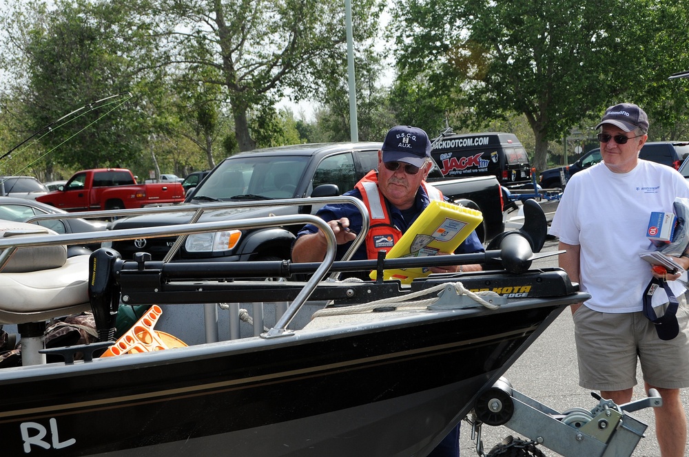 Coast Guard Auxiliart conducts safety checks