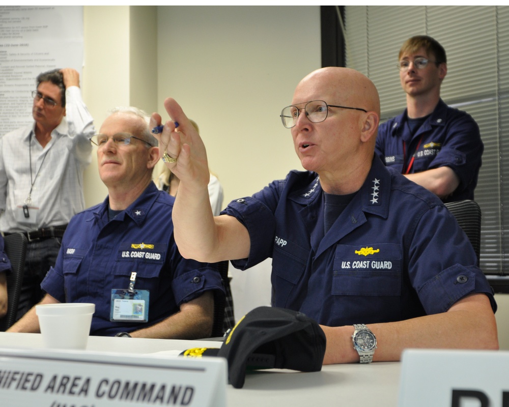 Cmdt. Papp at New Orleans Unified Command