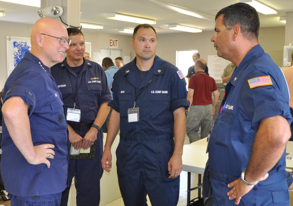 DVIDS - Images - Commandant Papp visits Grand Isle Incident Command Center