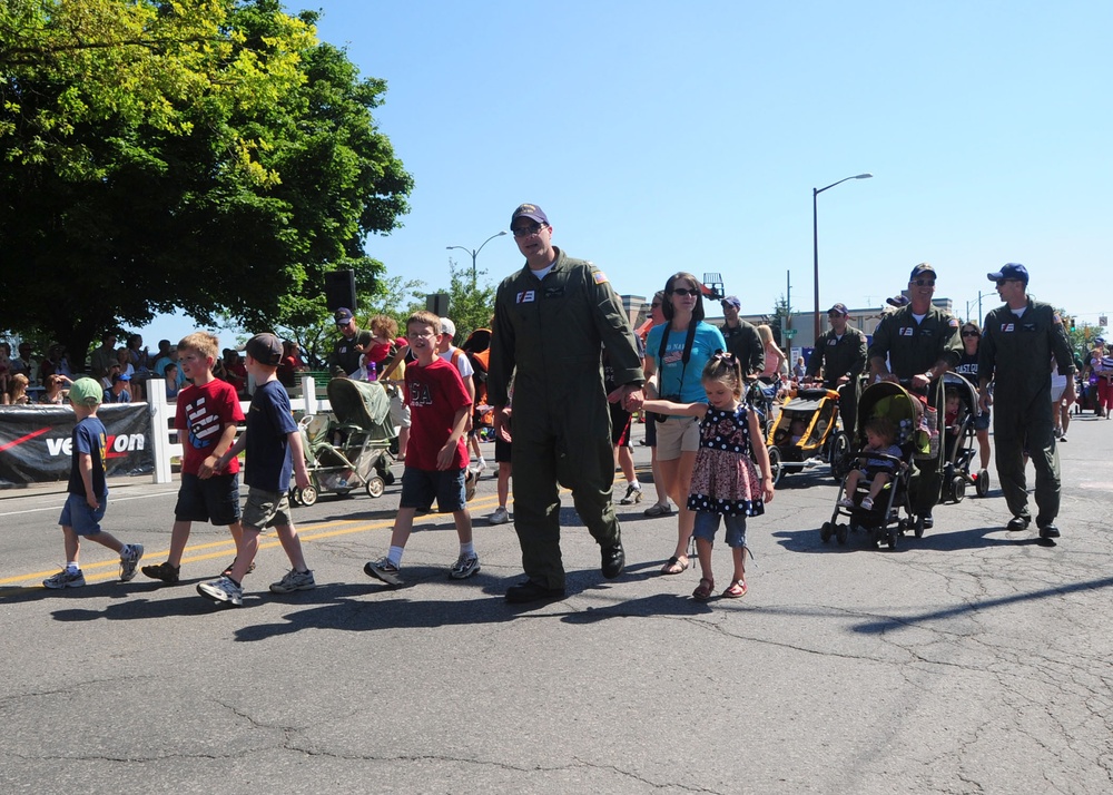 DVIDS Images Traverse City Cherry Festival Parade