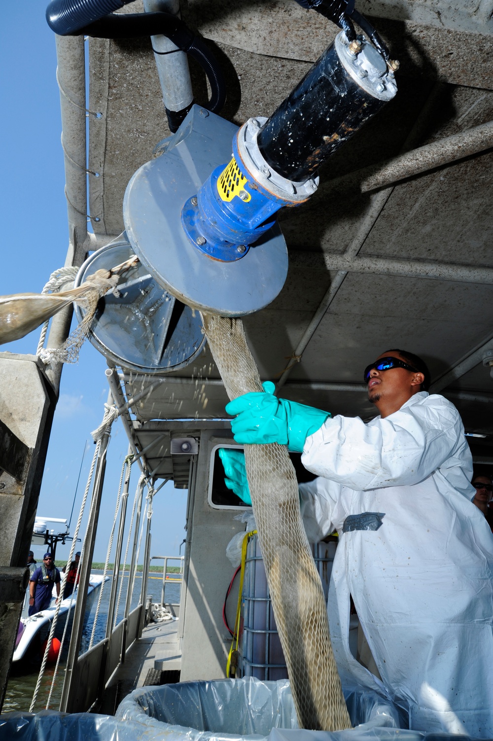 Division 10 boom pick-up