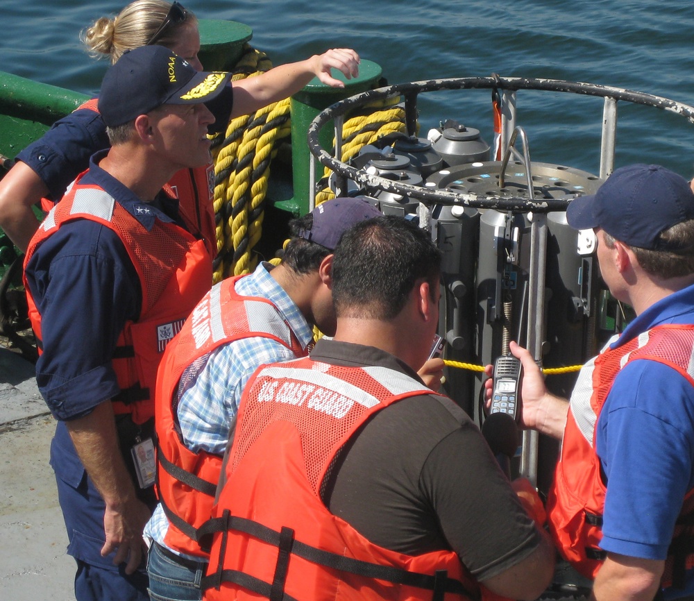 NOAA personnel receive CTD brief
