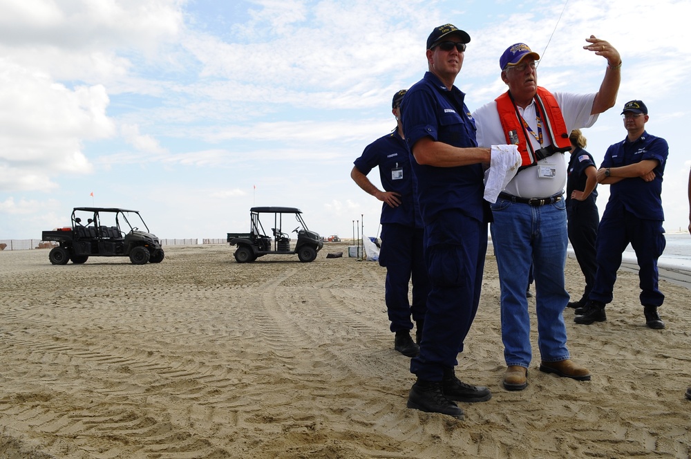Gulf Coast Deputy Incident Commander tours Grand Terre East