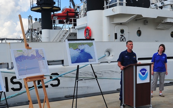 Federal On-Scene Coordinator Briefs Media