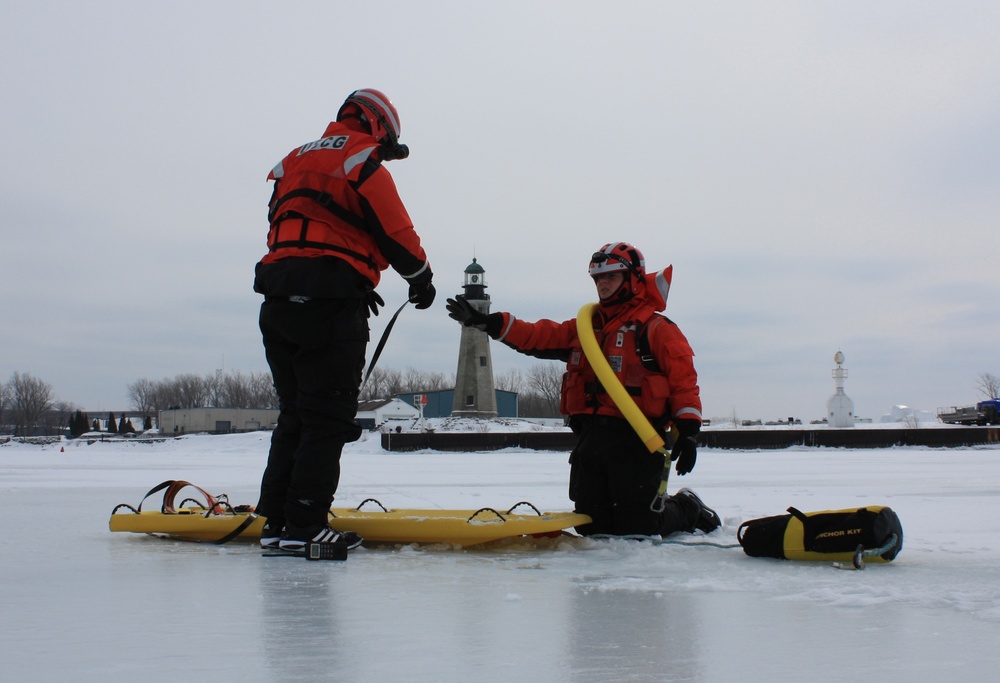 Station Buffalo ice rescue training