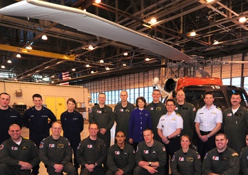 Sen. Lisa Murkowski visits Kodiak-based rescue helicopter crews