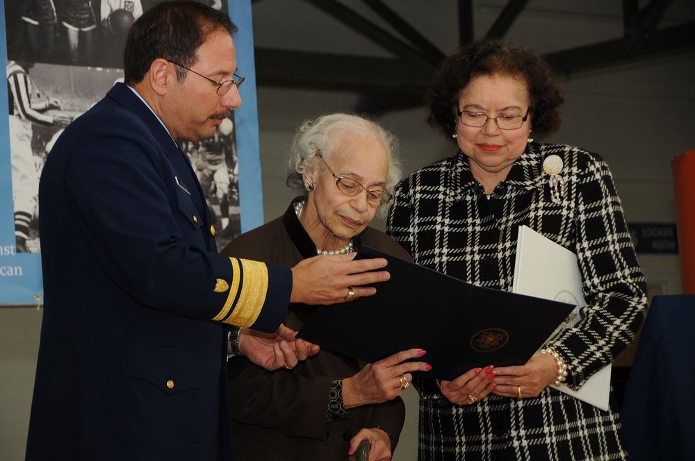 Emlen Tunnell gym naming ceremony