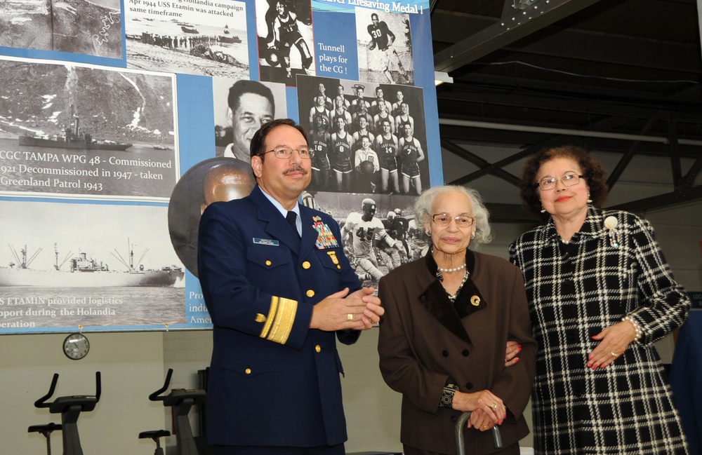 Emlen Tunnell gym naming ceremony