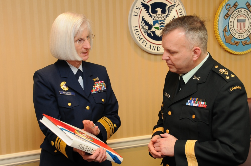 Canada Command Commander visits Coast Guard Headquarters