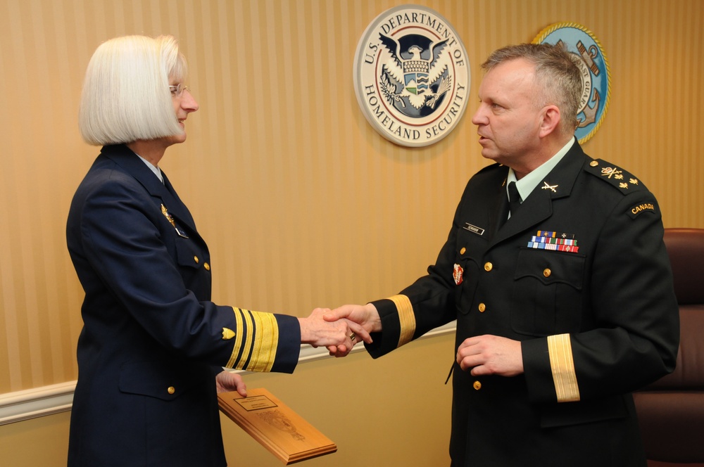 Canada Command Commander visits Coast Guard Headquarters