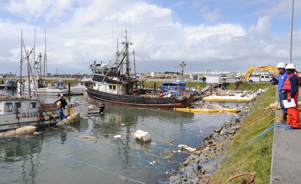 Crescent City Tsunami Response lifts sunken vessel