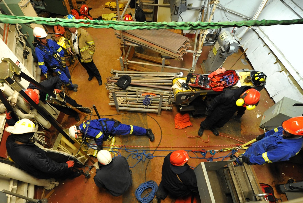 DVIDS - Images - Confined space rescue drill