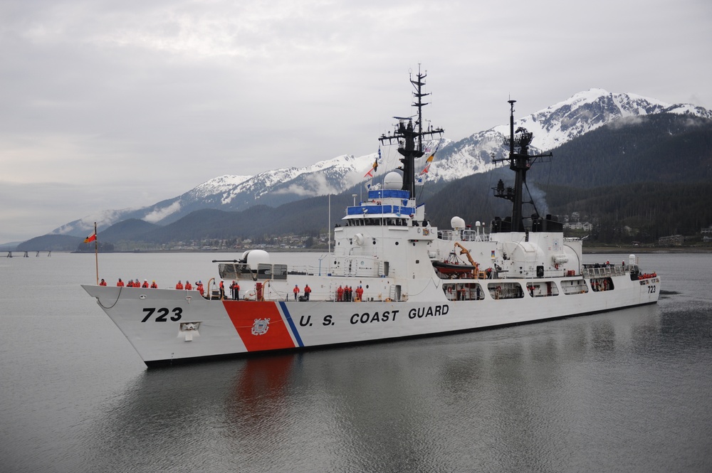 Coast Guard Cutter Rush visits Juneau