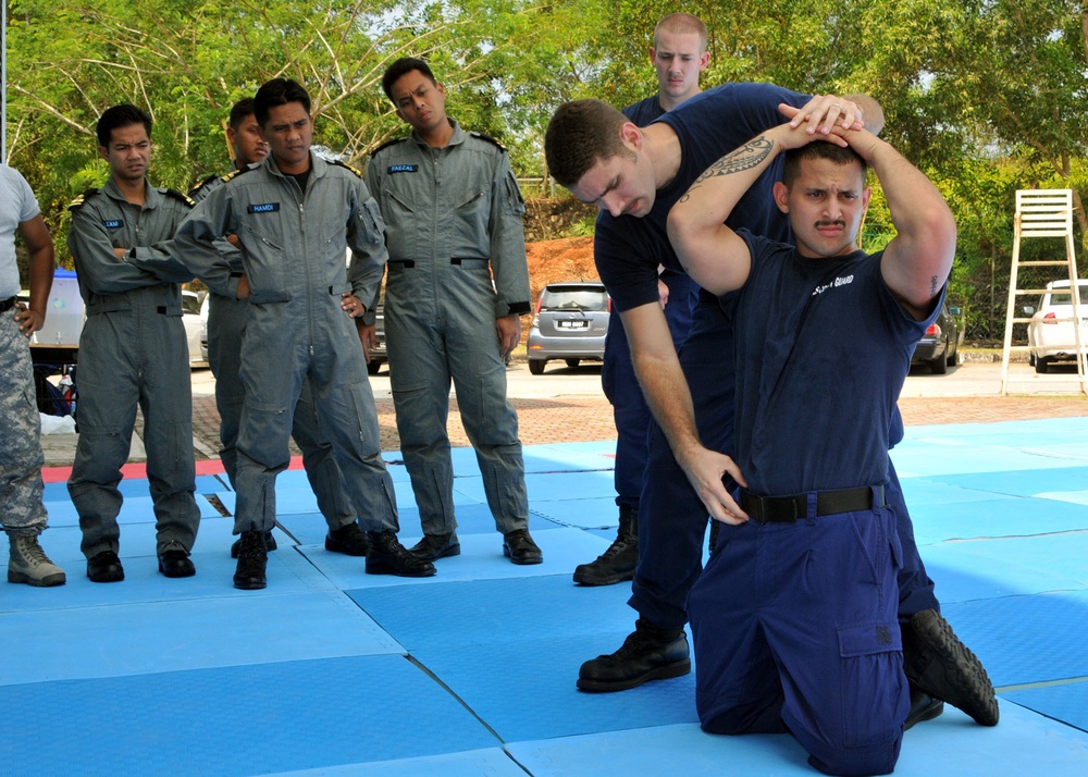 MSST trains Malaysian Coast Guardsmen