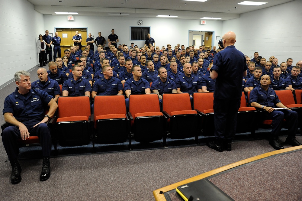 DVIDS - Images - Coast Guard commandant visits Chesapeake, Va ...