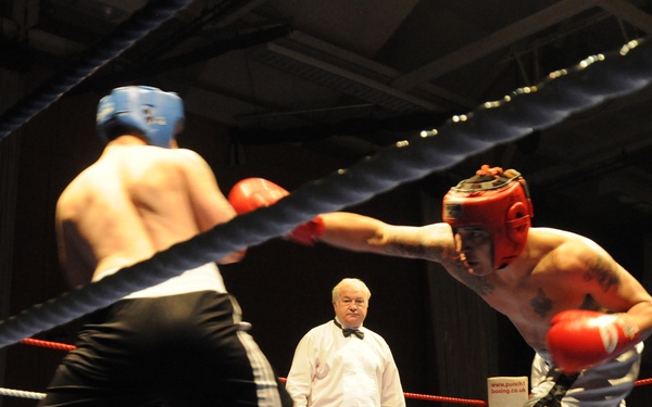 US airmen, UK fighters slug it out for charity